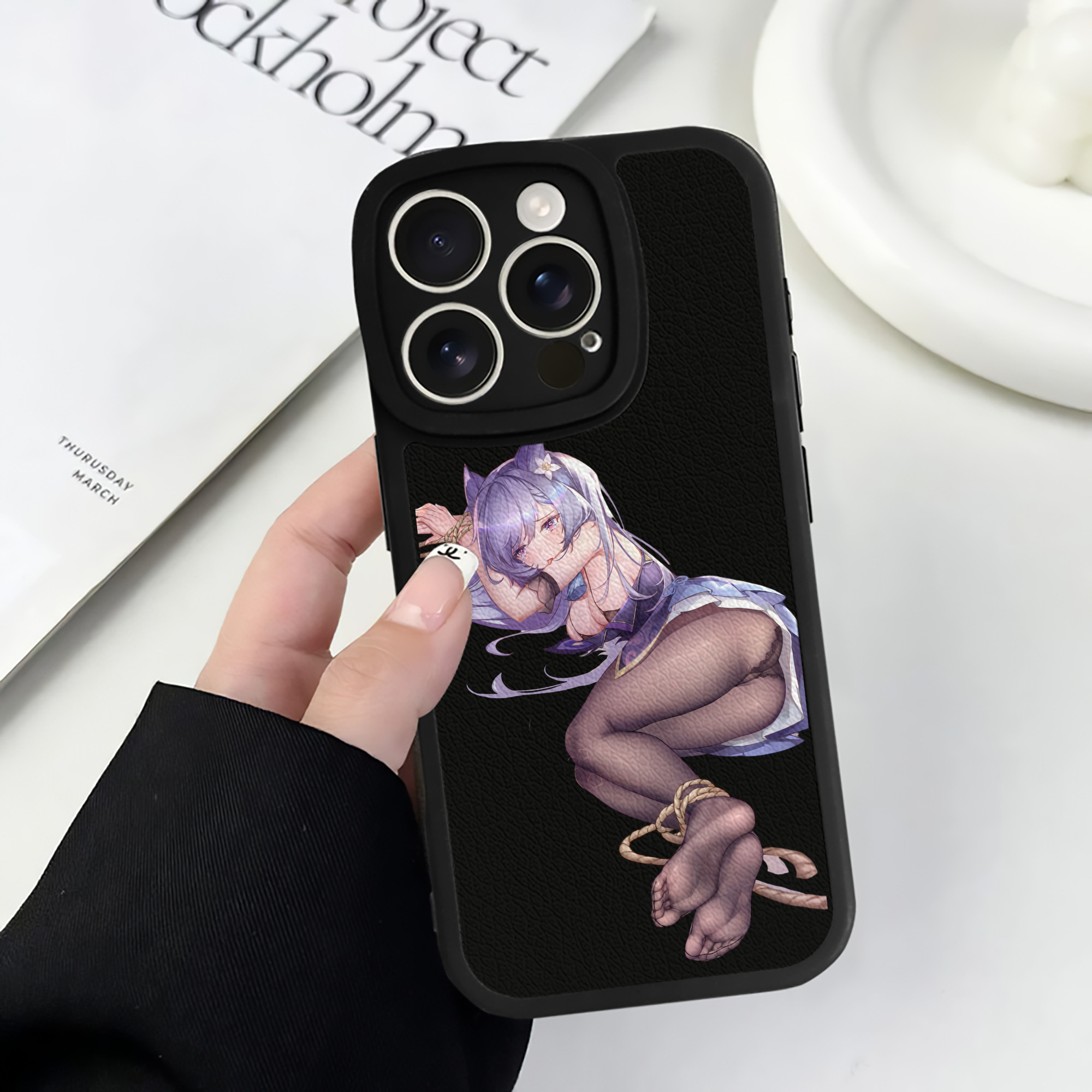 げんし神 刻晴 こくせい genshin Kokusei 【iPhone 16シリーズ対応】シリコンスマホケース（レザー調） 材質：シリコン